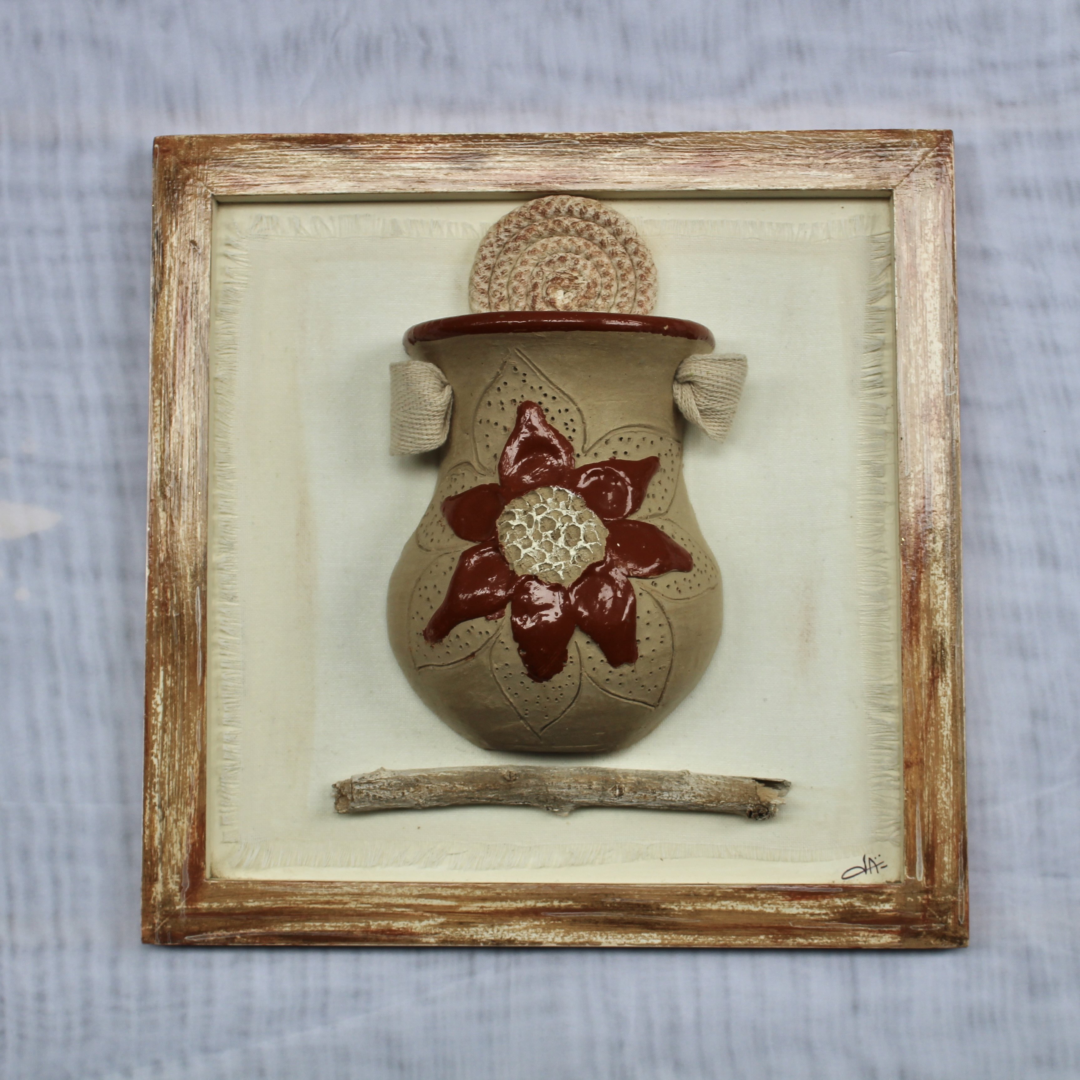 Cuadro en relieve con elementos paraguayos - vasija